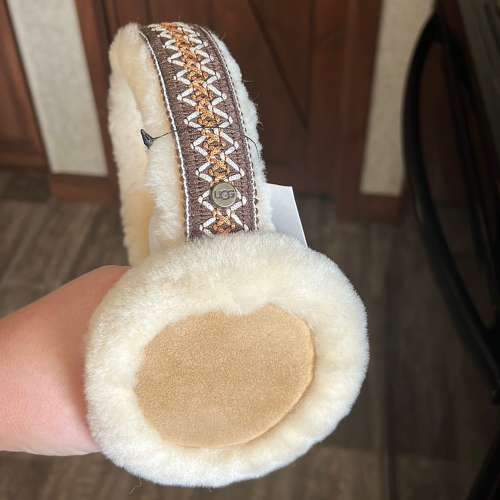 NWT Ugg earmuffs